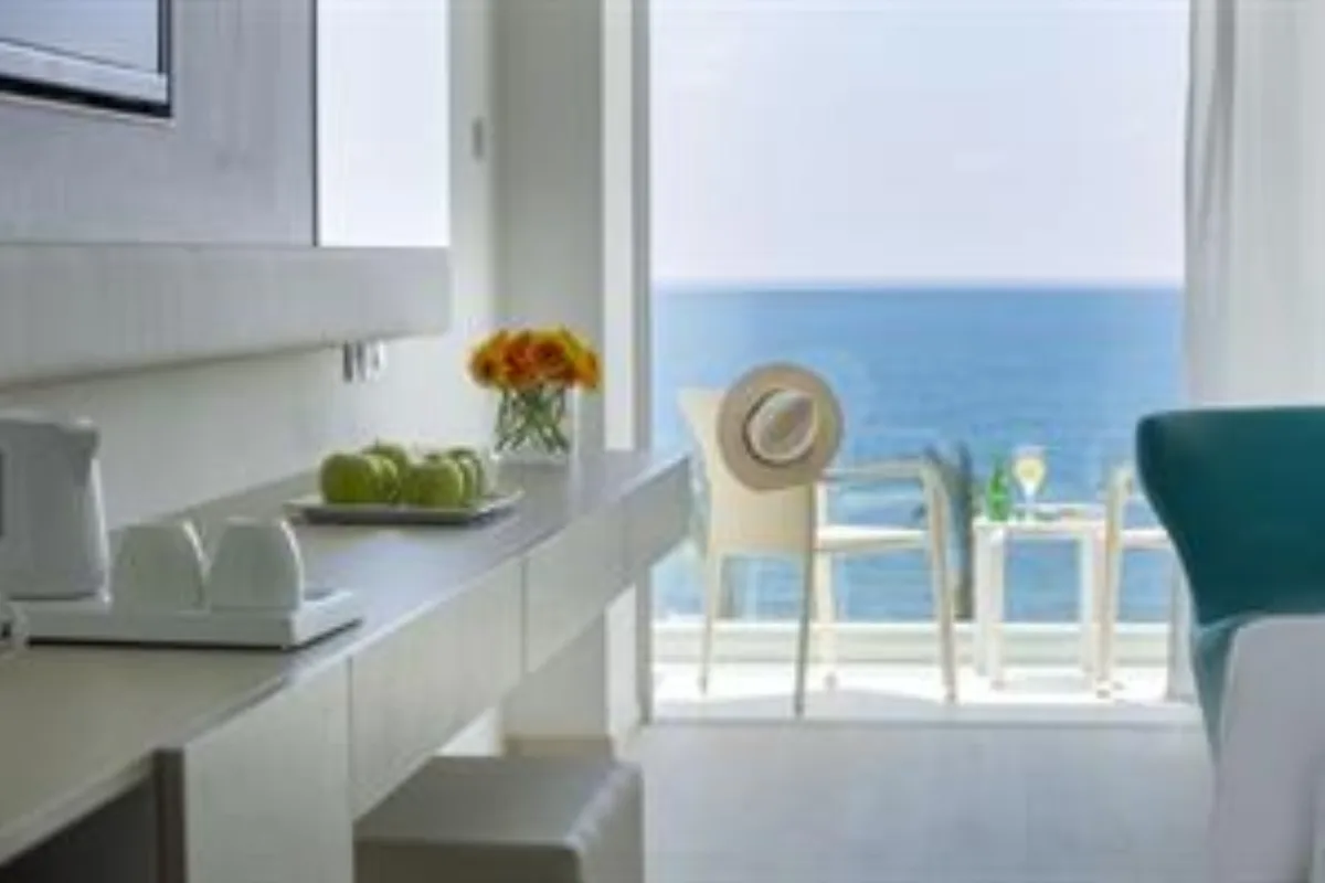 Front Sea View Superior Room — King Evelthon Beach Hotel, Paphos, Cyprus